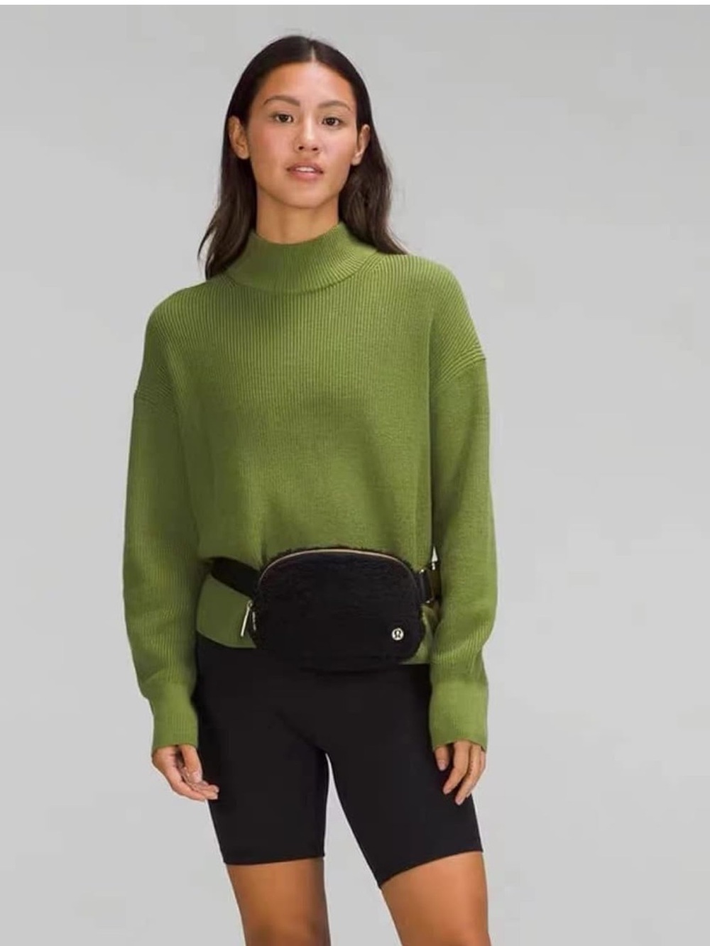 lululemon athletica Black Sherpa Belt Bag with Gold Logo - Picture 4 of 4